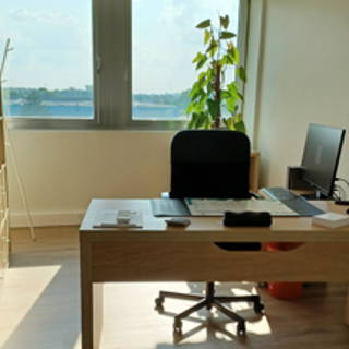 Bureau privé 18 m² 1 poste Coworking Rue du Vertuquet Neuville-en-Ferrain 59960 - photo 1